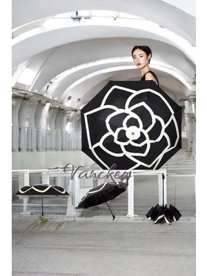 Normadia Siyah Gül Desenli Yarısa Model Manuel Şemsiye - Şık ve Kullanışlı