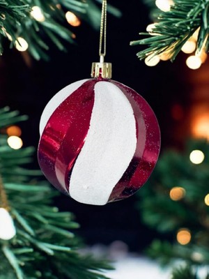 Mutlu Adım 6 Adet 7cm Kırmızı Beyaz Yılbaşı Topu Dalgalı