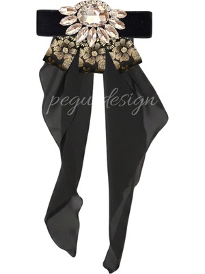 Pegu Kristal Taşlı Figürlü Kadife Broş , Kenarları Tırtıklı Özel Tasarım Şifon Kumaşlı