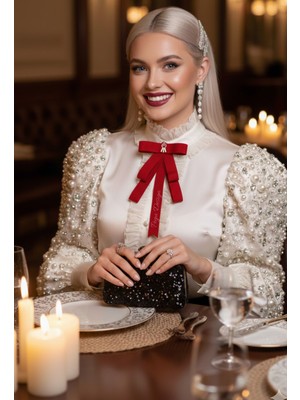 Pegu Kırmızı Saten Aksesuarlı Broş