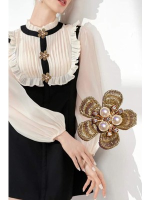 Pegu 2 Adet Incili Nakışlı Çiçek Model Trend Düğme Broş , Düğme Geçirme Aparatlı