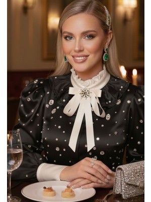 Pegu Beyaz Kristal Taşlı Kurdele Broş,yaka Iğnesi ,yılbaşı Kutlama,okul,ofis