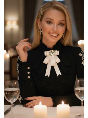 Pegu Ekru Arılı Grogren Kristal Taşlı Kurdele Broş,yaka Iğnesi ,yılbaşı Kutlama,okul,ofis