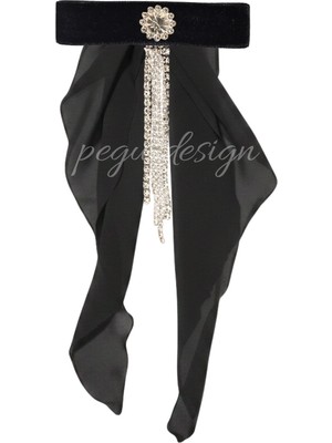 Pegu Suyolu Taşlı Figürlü Kadife Broş , Kenarları Tırtıklı Özel Tasarım Şifon Kumaşlı