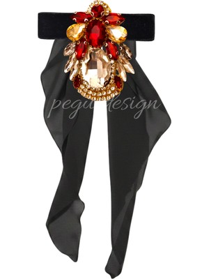 Pegu Kristal Taşlı Figürlü Kadife Broş , Kenarları Tırtıklı Özel Tasarım Şifon Kumaşlı