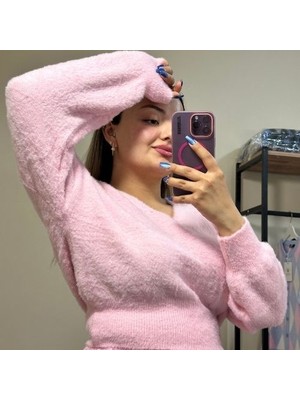 Pembe V Yaka Yumuşak Dokulu Kadın Kazak