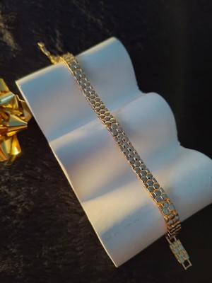 Normadia 14K Gold Kaplama Geometrik Petek Bileklik, Şıklık ve Zarafet Sunar