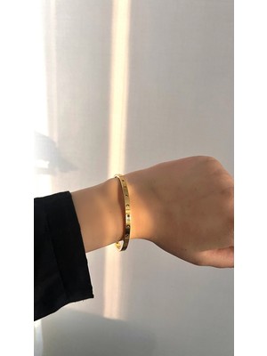 Normadia Gold Renk Yıldız Detaylı Ince Paslanmaz Çelik Bilezik, Şık ve Zarif Takı