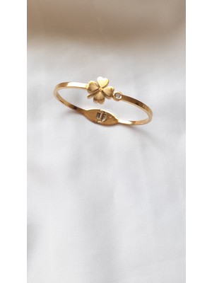 Normadia Şık Yonca ve Zirkon Taşlı Çelik Bileklik, Zarif ve Modern Tasarım