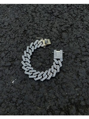 Normadia Şık Taşlı Bileklik, Zarif ve Modern Takı, Bileklik Koleksiyonu