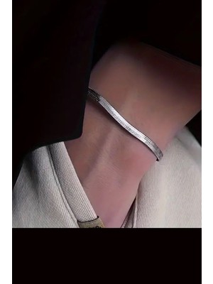 Normadia Şık ve Dayanıklı Çelik Bileklik, Zarif Tasarımıyla Stilinizi Tamamlar