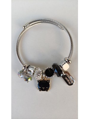 Normadia Siyah Taşlı Kedi Figürlü Çelik Charm Bileklik, Şık ve Zarif Takı