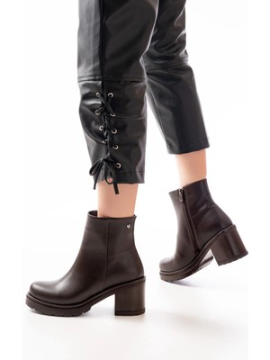 Pazarcan 767-3020 Kahverengi Fermuarlı Kalın Topuklu Günlük Kadın Bot