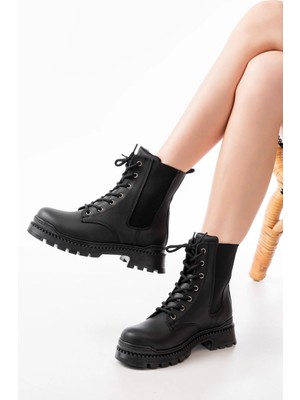 Pazarcan 2051-298 Siyah Luna Düz Topuklu Bağcıklı Lastikli Günlük Kadın Bot