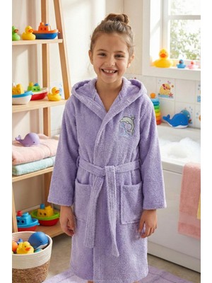Hera Textile Kapüşonlu ve Kemerli Pamuklu LİLA Erkek-Kız Genç Çocuk Bornozu(PAMUKLU-YUNUS NAKIŞLI-YUMUŞAK)
