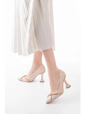 Pazarcan K-10 Bej Günlük Sarmal Taşlı Topuklu Kadın Ayakkabı