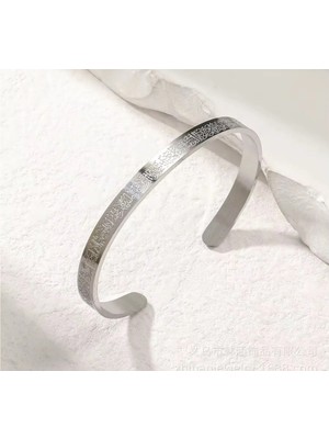 Normadia Şık Çelik Bileklik ile Tarzınızı Yansıtın ve Gününüzü Güçlendirin