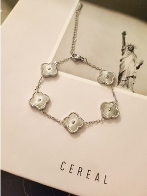 Normadia Şık ve Dayanıklı Çift Taraflı Çelik Bileklik, Tarzınıza Zarafet Katar