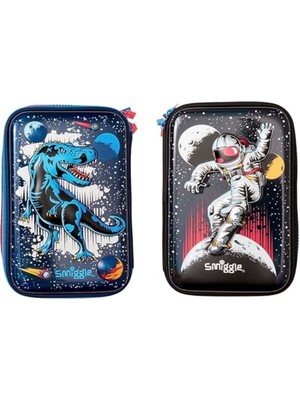 Smiggle Üçlü Hardtop Çift Taraflı Kabartmalı Kalem Kutusu, Ay Işığı / Siyah, 22 x 15 x 10CM