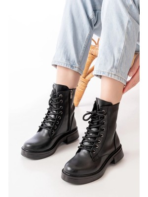 Pazarcan 02-356 Siyah Düz Topuklu Bağcıklı Fermuarlı Günlük Kadın Bot