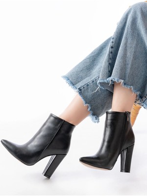 Pazarcan VRT-4801 Siyah Yüksek Kalın Topuklu Fermuarlı Kadın Bot