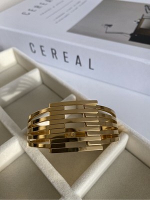 Normadia Şık ve Dayanıklı Kalın Çelik Bileklik, Zarif Tasarım ve Yüksek Kalite