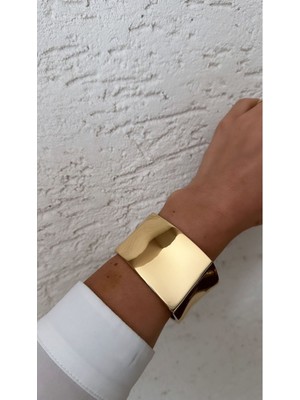 Normadia Altın Renkli Şık Kelepçe, Zarif ve Dayanıklı Tasarım