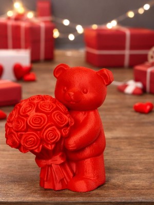 Kırmızı Ayıcık Biblo – Elinde Buket Tutan Mini Hediyelik 10X10 cm