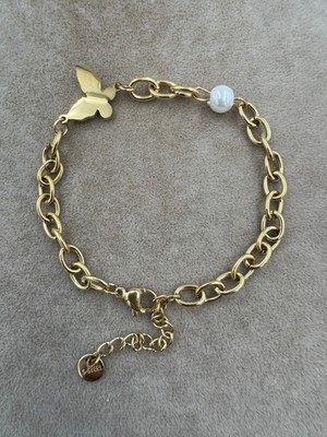 Normadia Şık ve Dayanıklı Kelebek Detaylı Çelik Bileklik, Modern Tarzınıza Uyum Sağlar