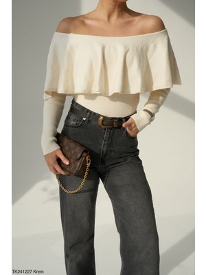 Butik Kayık Yaka Volanlı Triko Bluz