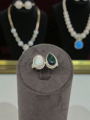 Lunel Silver El Işçiliği Siyah ve Beyaz Opal Taşlı 925 Ayar Gümüş Kadın Yüzük – 19 Numara