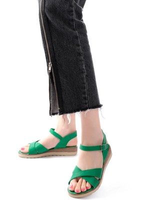 Pazarcan 692-564 Çimen Yeşili Ortopedik Taban Çapraz Tokalı Kadın Sandalet