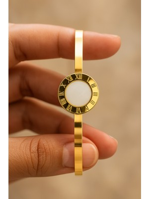 Normadia Paslanmaz Çelik Romen Rakam Detaylı Kelepçe, Modern ve Şık Tasarım