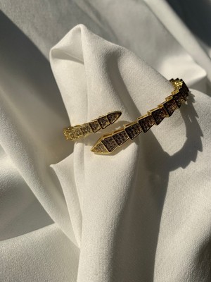 Normadia Zirkon Taşlı Kelepçe, Şık ve Zarif Takı Tasarımı