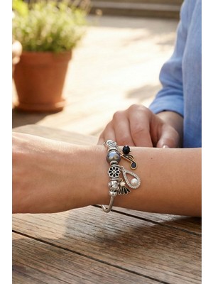 Normadia Siyah Inci ve Boncuk Detaylı Çok Şekilli Çelik Bileklik