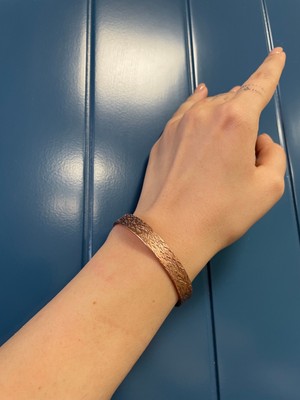 Normadia El Işçiliği Saf Bakır Ezme Bilezik, Şık ve Dayanıklı Takı