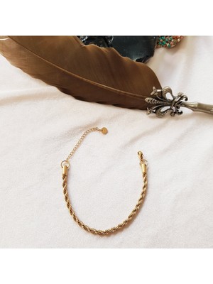 Normadia Şık ve Dayanıklı Çelik Burgu Bileklik, Tarzınıza Zarif Dokunuş Sağlar