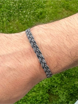 Normadia El Işçiliği Gümüş Kazaziye Örgü Bileklik, Şık ve Zarif Tasarım