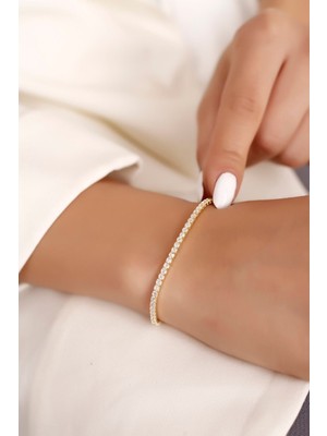 Normadia Parlak Gümüş Tenis Bileziği, Sevgiliye Özel, Zarif ve Şık Tasarım