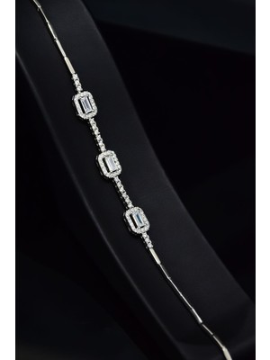 Normadia 925 Ayar Gümüş Rodyum Kaplama Zirkon Taşlı Şık Bileklik