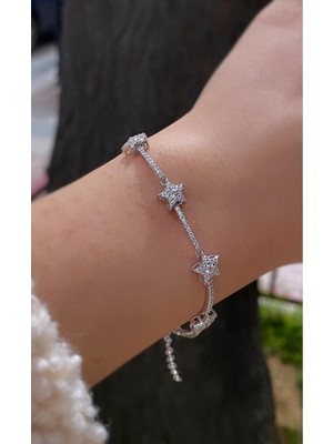 Normadia Parlak Gümüş Yıldız Tasarımlı Şık Bileklik, Zarif ve Göz Alıcı Aksesuar