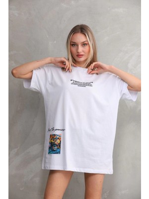Tarz Yeri Unisex Bisiklet Yaka Baskılı Oversize T-Shirt - Beyaz