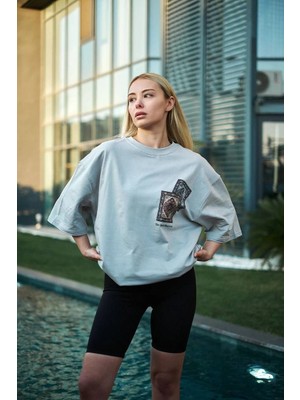Tarz Yeri Unisex Bisiklet Yaka Baskılı Oversize T-Shirt - Boyalı Gri