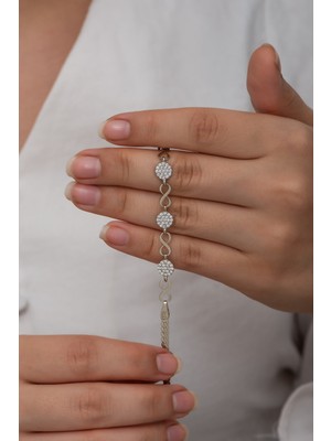 Normadia Beyaz Taşlı Sonsuzluk Bileklik, Zarif ve Şık Takı Seçeneği