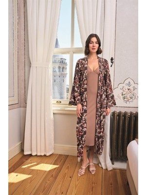 Findit Arias Closet Yaprak Desenli Yırtmaçlı Dantelli ve Dekolteli Sabahlık Takımı