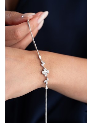 Normadia 925 Ayar Gümüş Yaprak Yonca Bileklik, Şıklık ve Zarafet Için Ideal Seçim