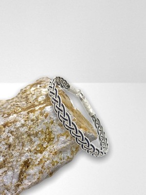 Normadia Kadın Gümüş Kazaziye Siyah Beyaz Örgü Bileklik