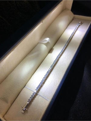 Normadia Şık 3.5mm Su Yolu Zirconia Kadın Gümüş Bileklik Işıklı Kutuda