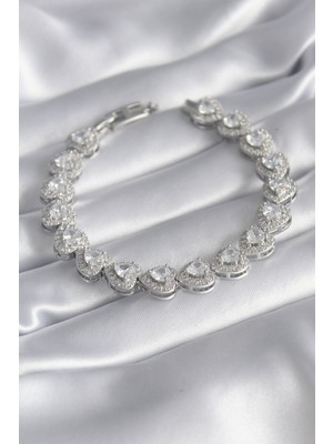 MK Beykoz Pirinç Gümüş Renk Zirkon Taşlı Kalp Model Vıp Seri Kadın Bileklik