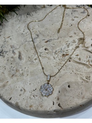 Suzi Shine Taşlı Çiçek Figürlü Çelik Kolye